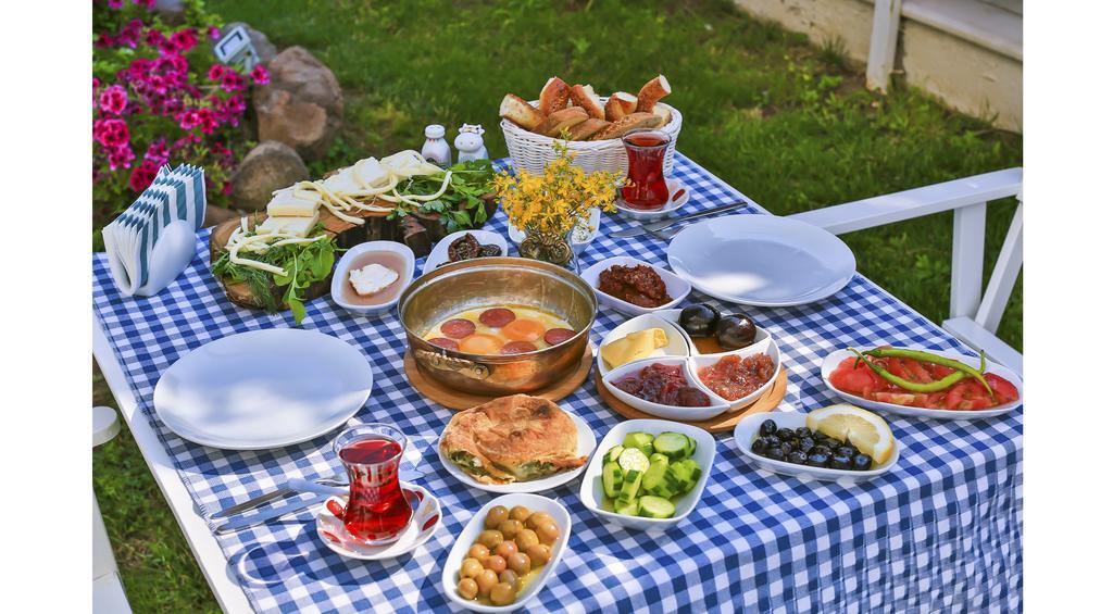 Palas Ilica Çeşme Exteriör bild