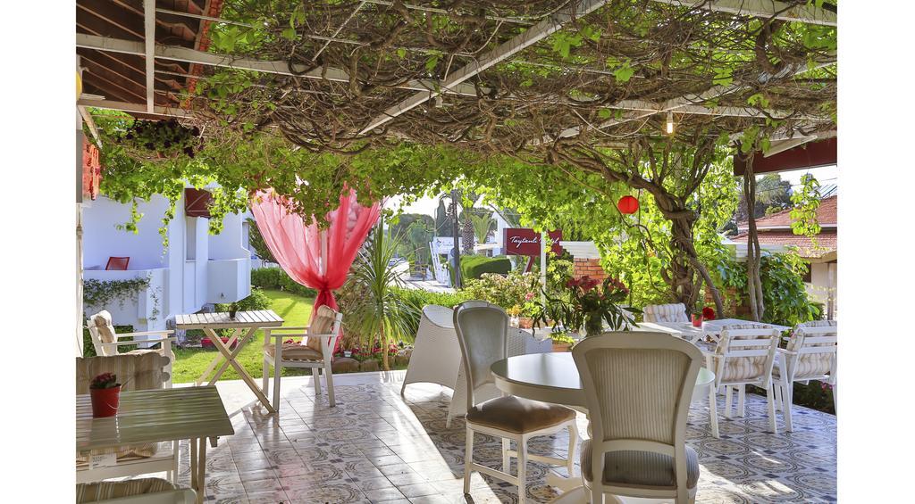 Palas Ilica Çeşme Exteriör bild