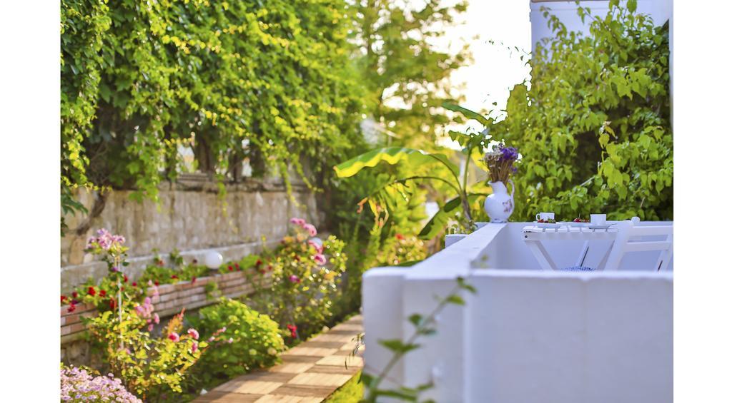 Palas Ilica Çeşme Exteriör bild