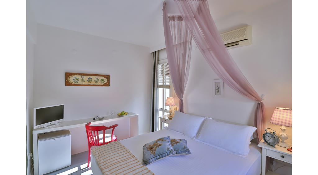Palas Ilica Çeşme Exteriör bild