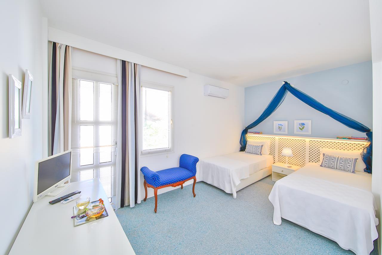Palas Ilica Çeşme Exteriör bild